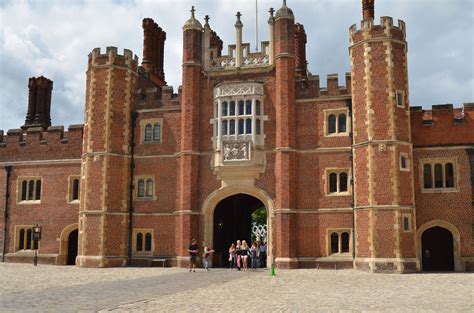 tudor hampton palace history